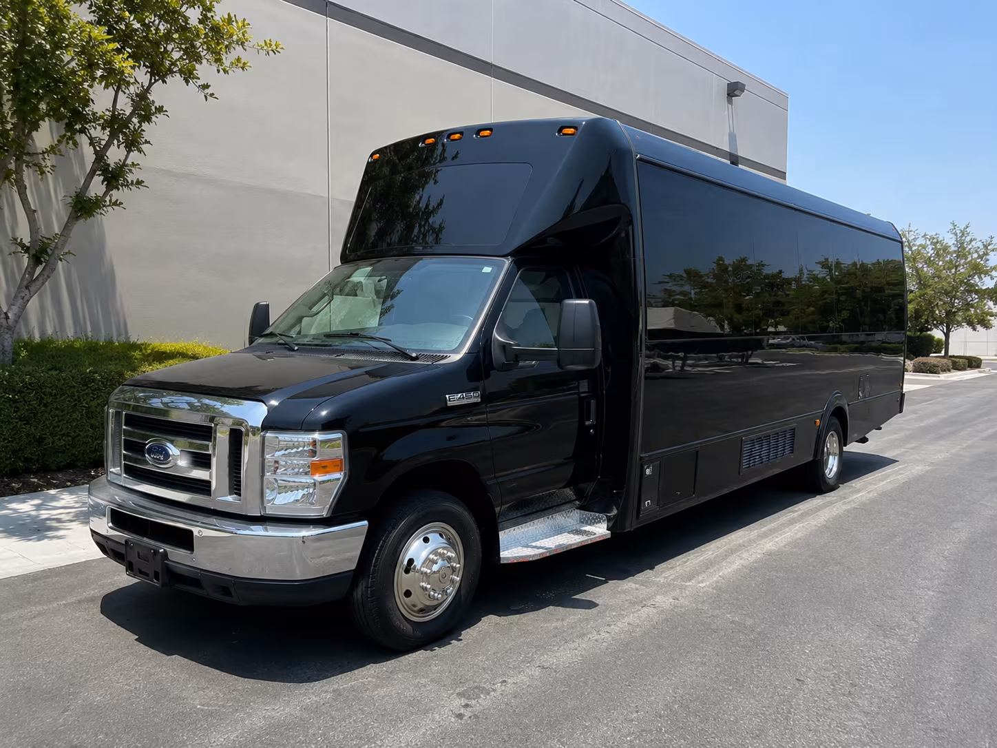 Orange Homecoming & Prom Party Bus Rentals